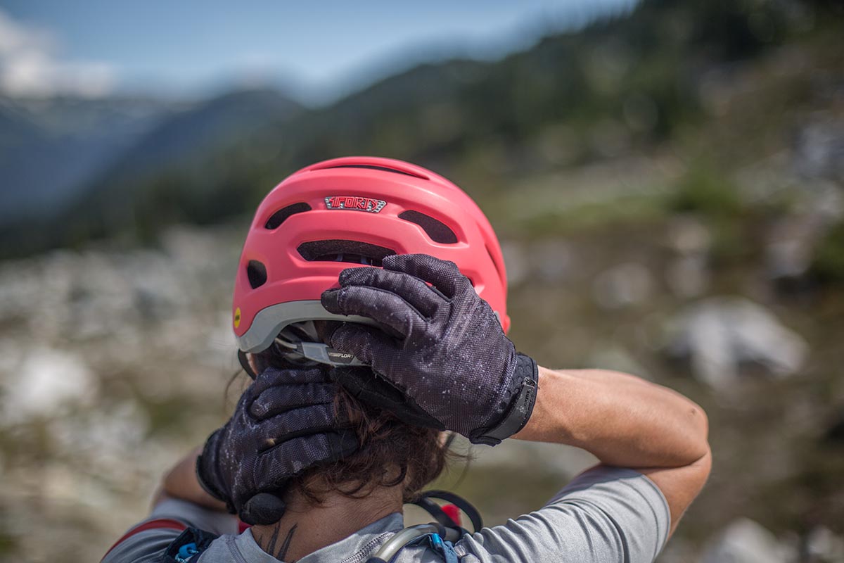 Mountain bike helmet (Bell fit adjuster)